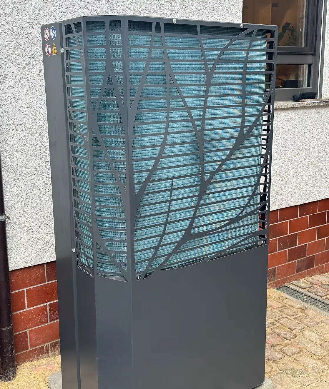 Lambda EU 15 L Wärmepumpe im Altbau mit Warmwasser- und Pufferspeicher